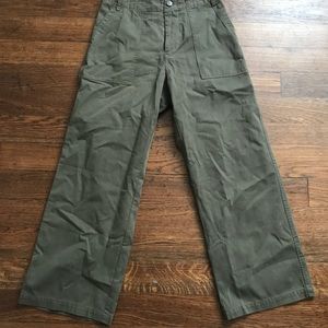 Esby Military Green crop pant